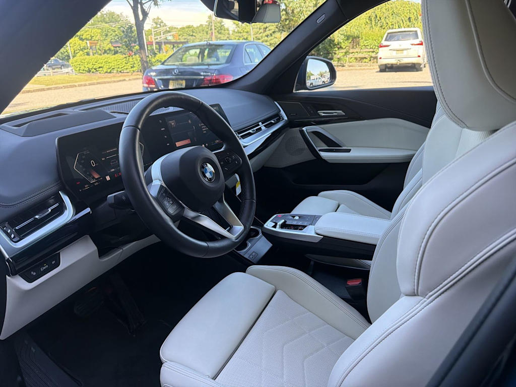 Thumbnail: 2026 BMW X1 - 11