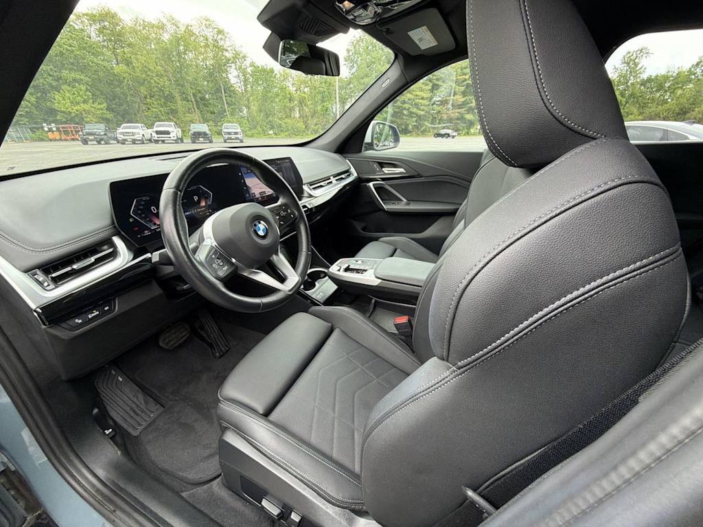 Thumbnail: 2023 BMW X1 - 2