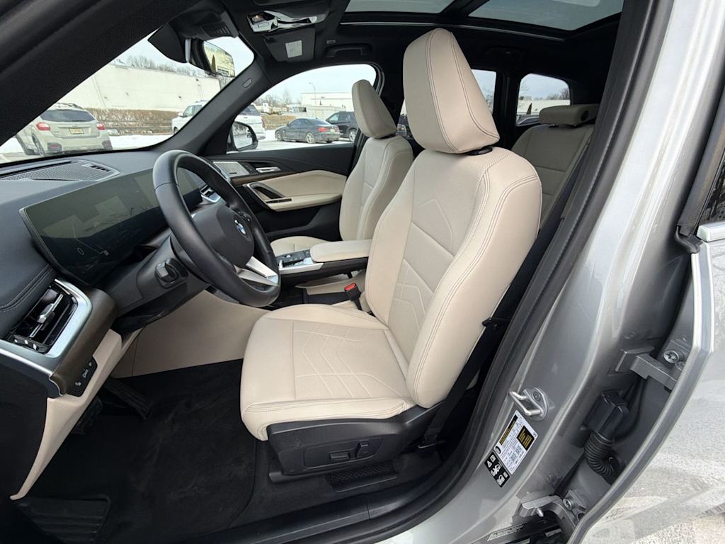 Thumbnail: 2025 BMW X1 - 12