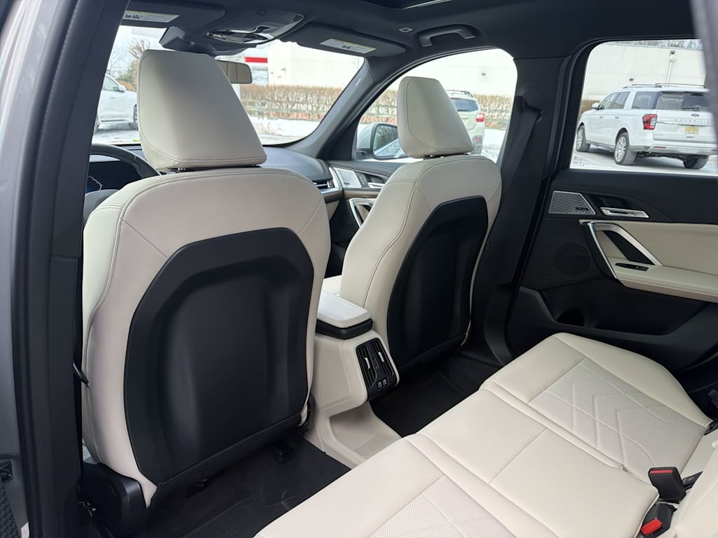 Thumbnail: 2025 BMW X1 - 13