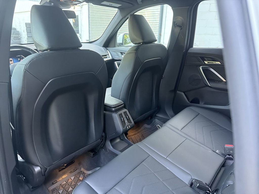 Thumbnail: 2026 BMW X1 - 13