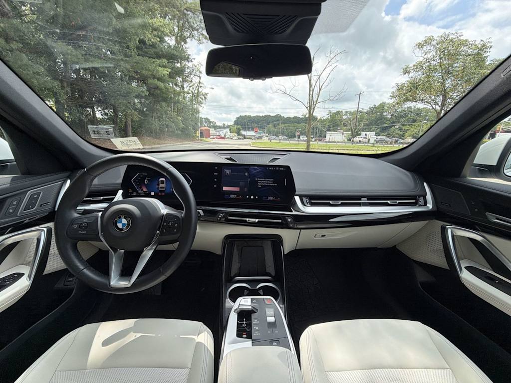 Thumbnail: 2026 BMW X1 - 10