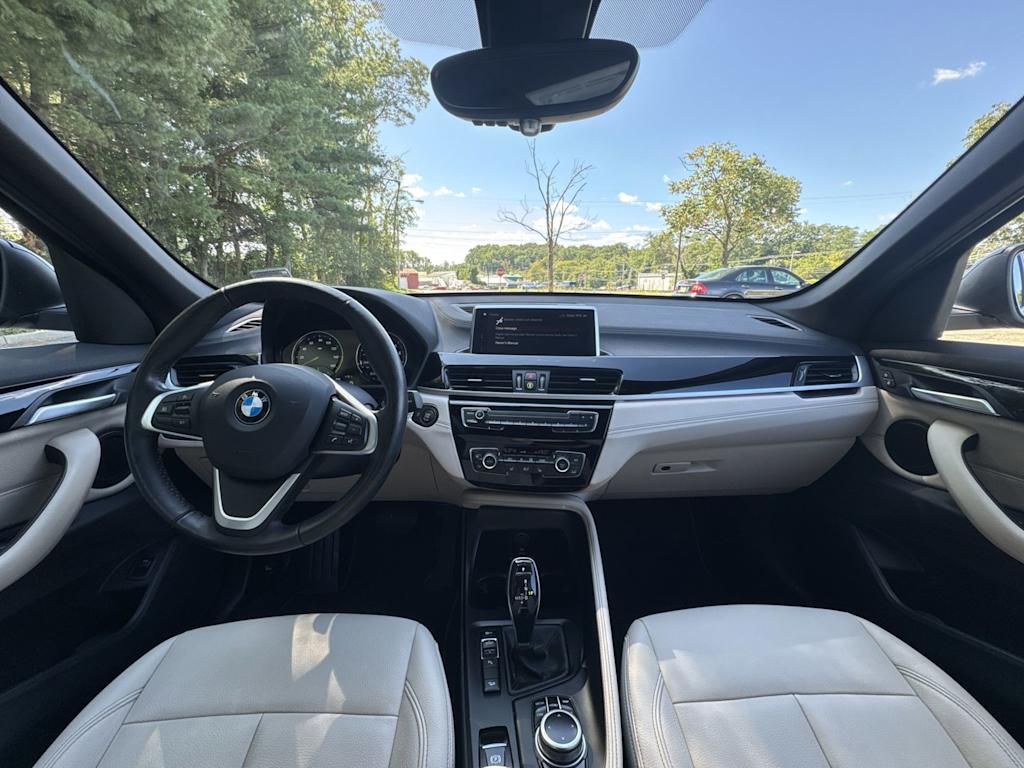 Thumbnail: 2022 BMW X1 - 10