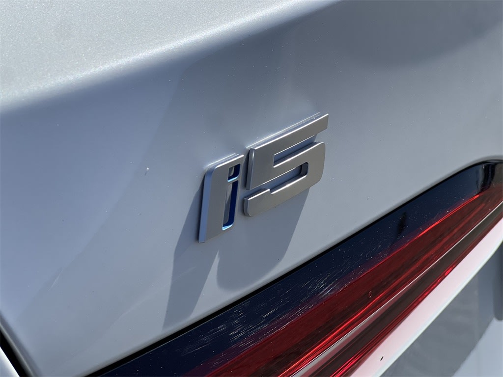 2025 BMW i5 xDrive40 7