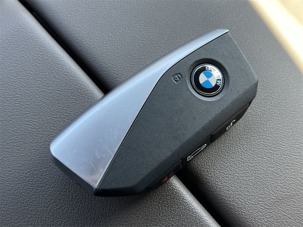 2025 BMW i5 xDrive40 16