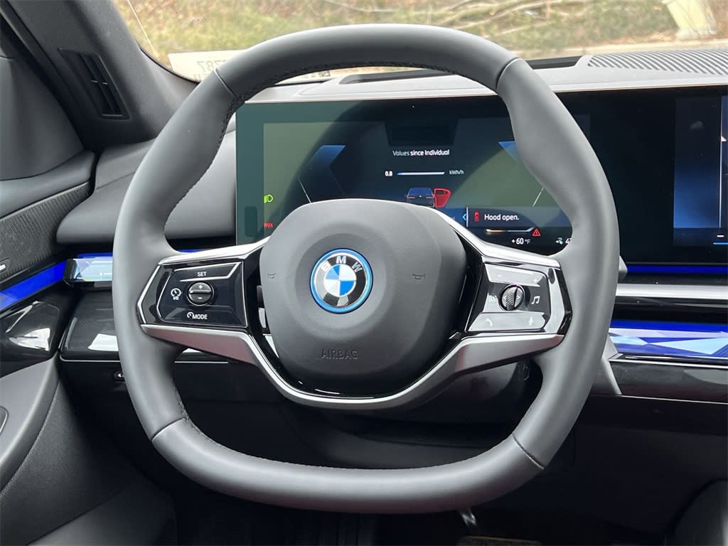 2025 BMW i5 xDrive40 10