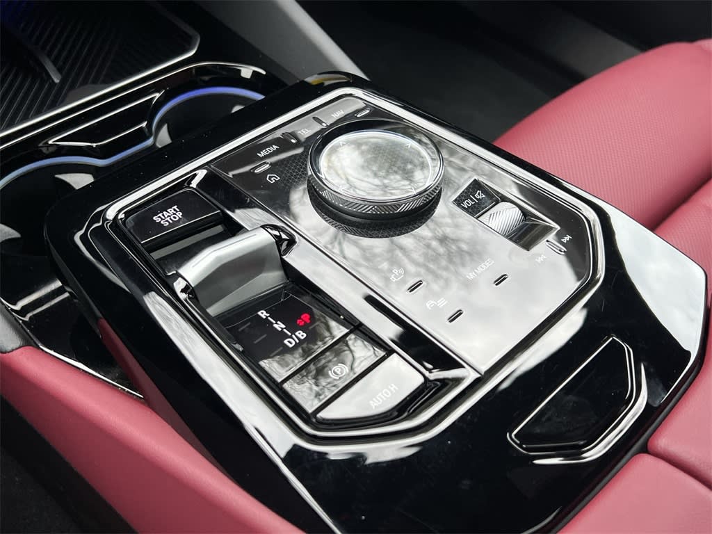 2025 BMW i5 xDrive40 15