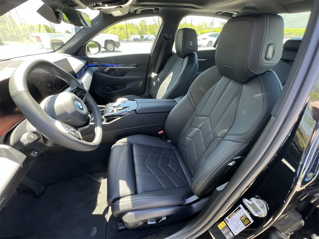 2024 BMW i5 eDrive40 10