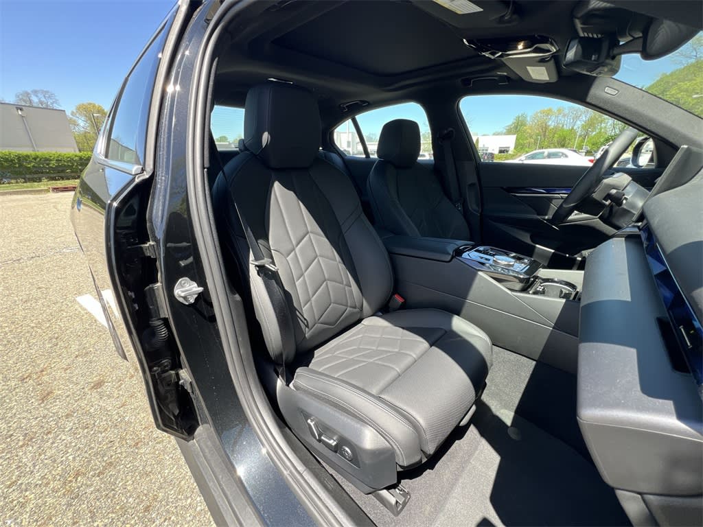 2024 BMW i5 eDrive40 11