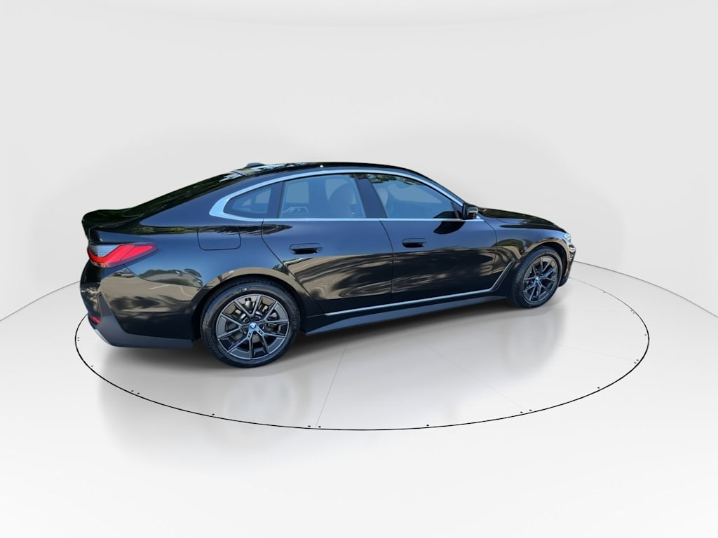 Thumbnail: 2023 BMW i4 - 23
