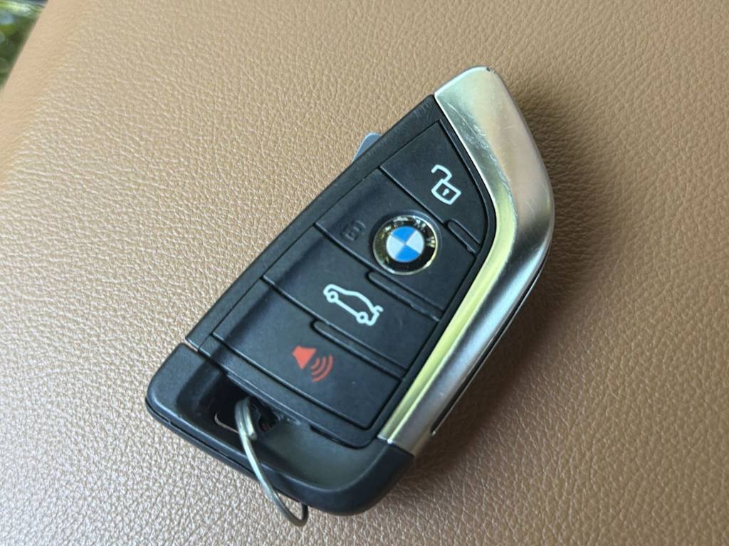 Thumbnail: 2023 BMW i4 - 19