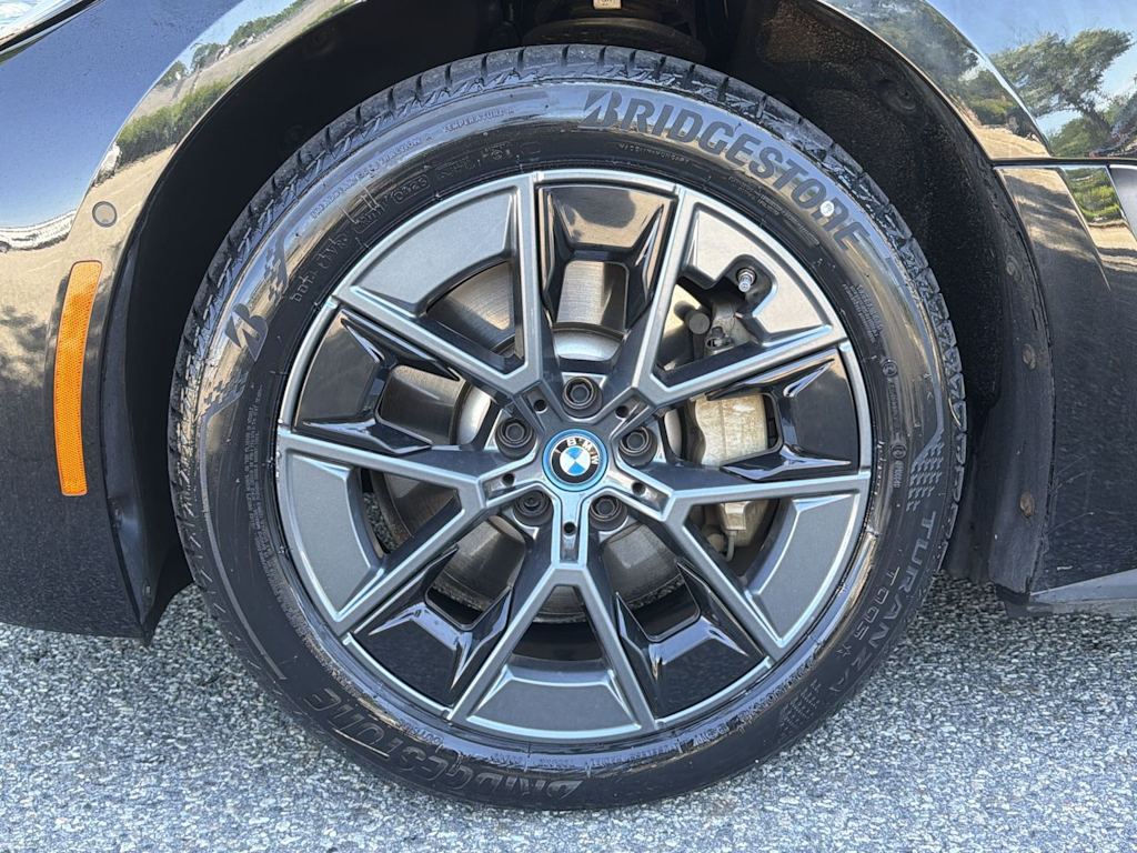 Thumbnail: 2023 BMW i4 - 8
