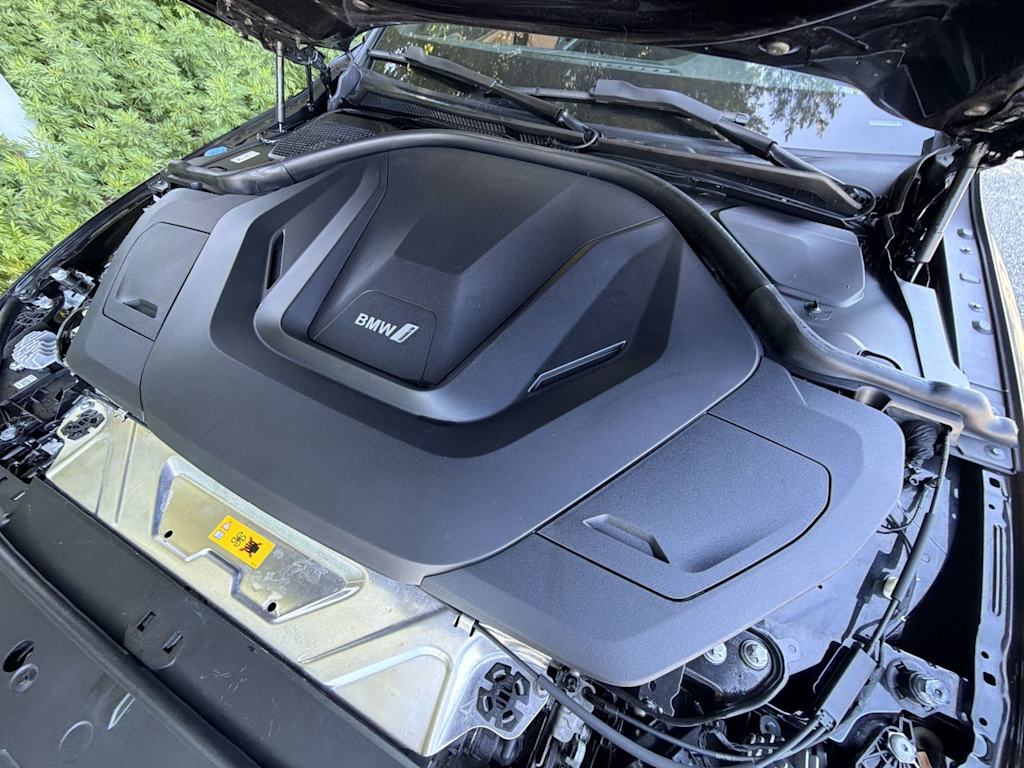 Thumbnail: 2023 BMW i4 - 9