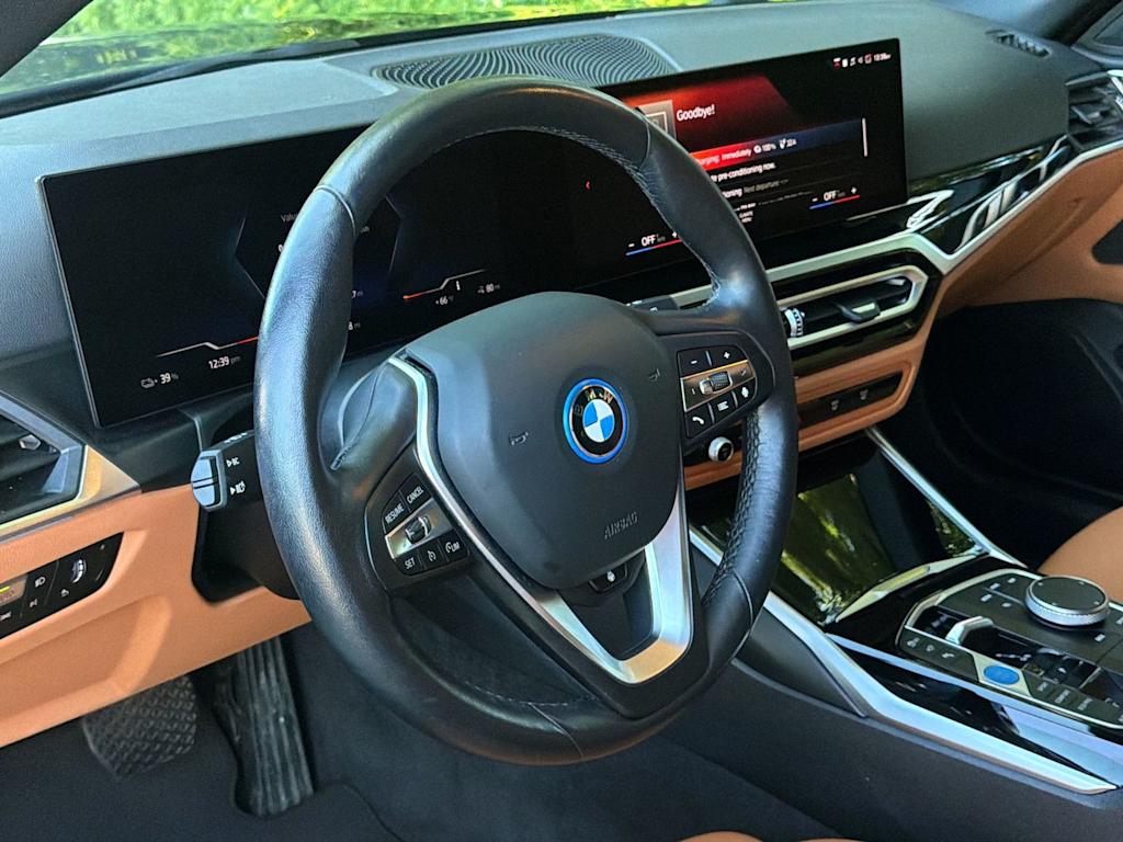 Thumbnail: 2023 BMW i4 - 14