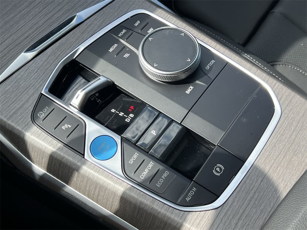 Thumbnail: 2025 BMW i4 - 16