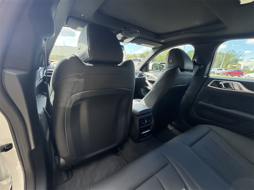 Thumbnail: 2025 BMW i4 - 13