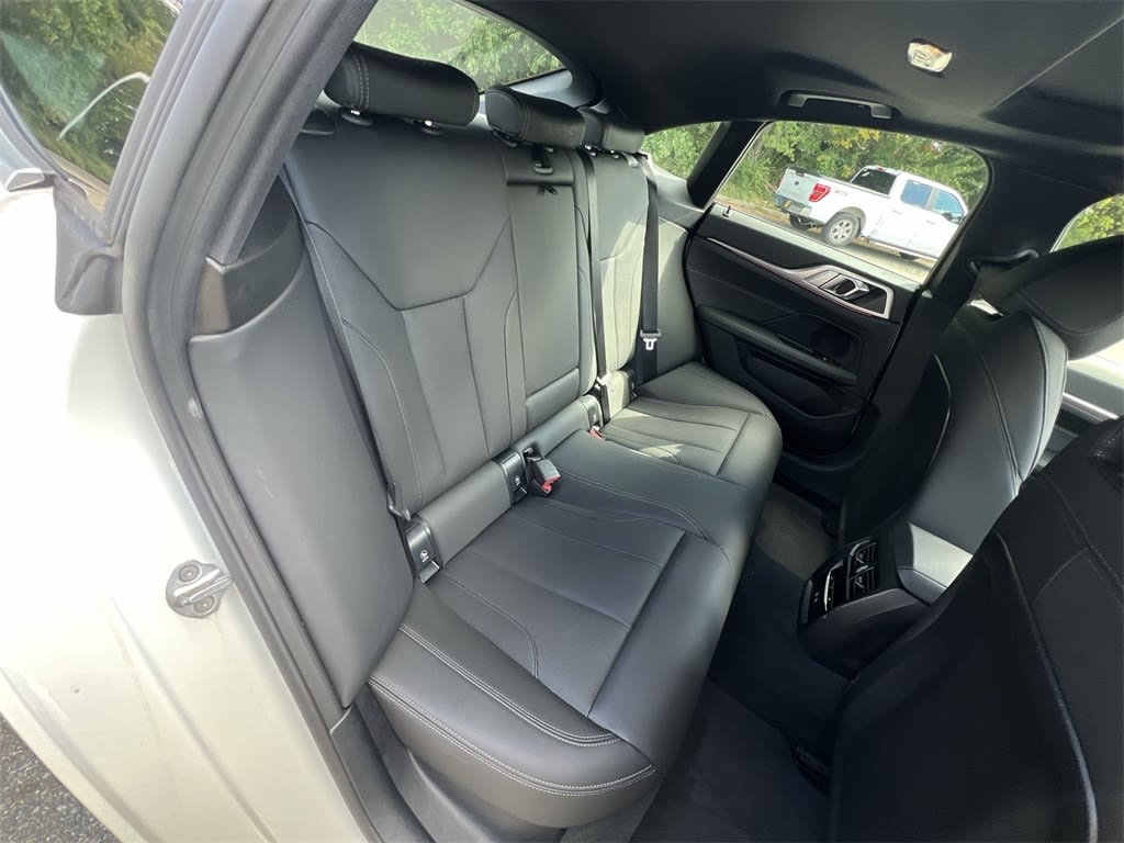 Thumbnail: 2025 BMW i4 - 12