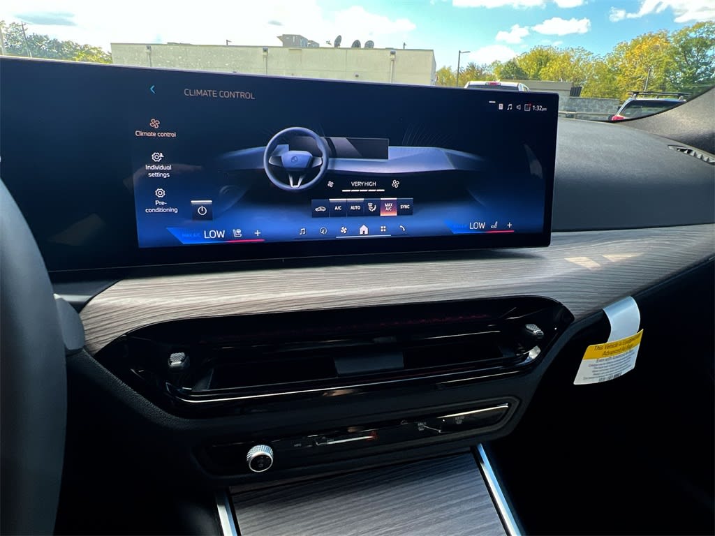 Thumbnail: 2025 BMW i4 - 15