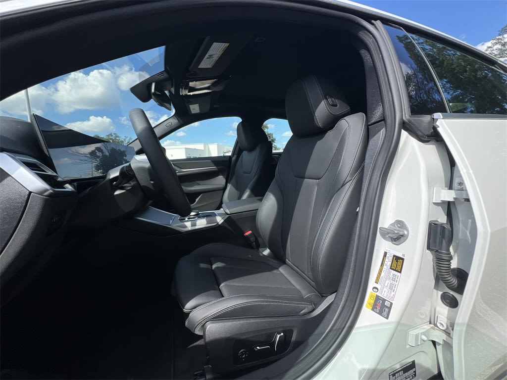 Thumbnail: 2025 BMW i4 - 11