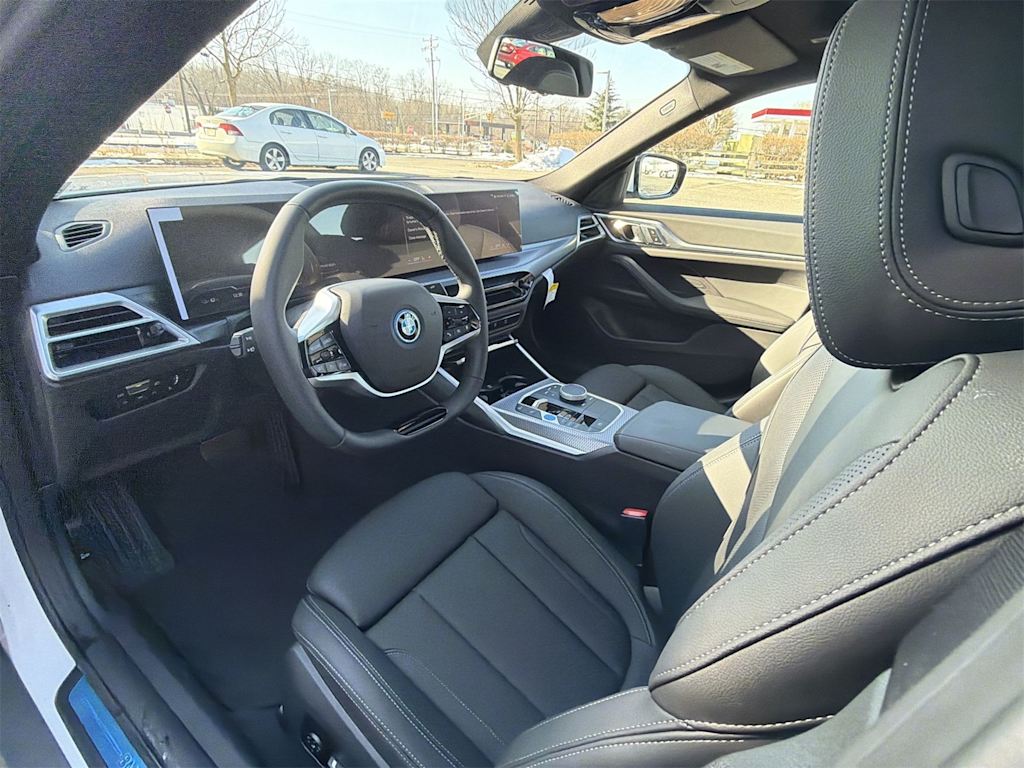 Thumbnail: 2025 BMW i4 - 7