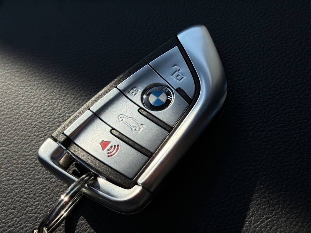 Thumbnail: 2025 BMW i4 - 18