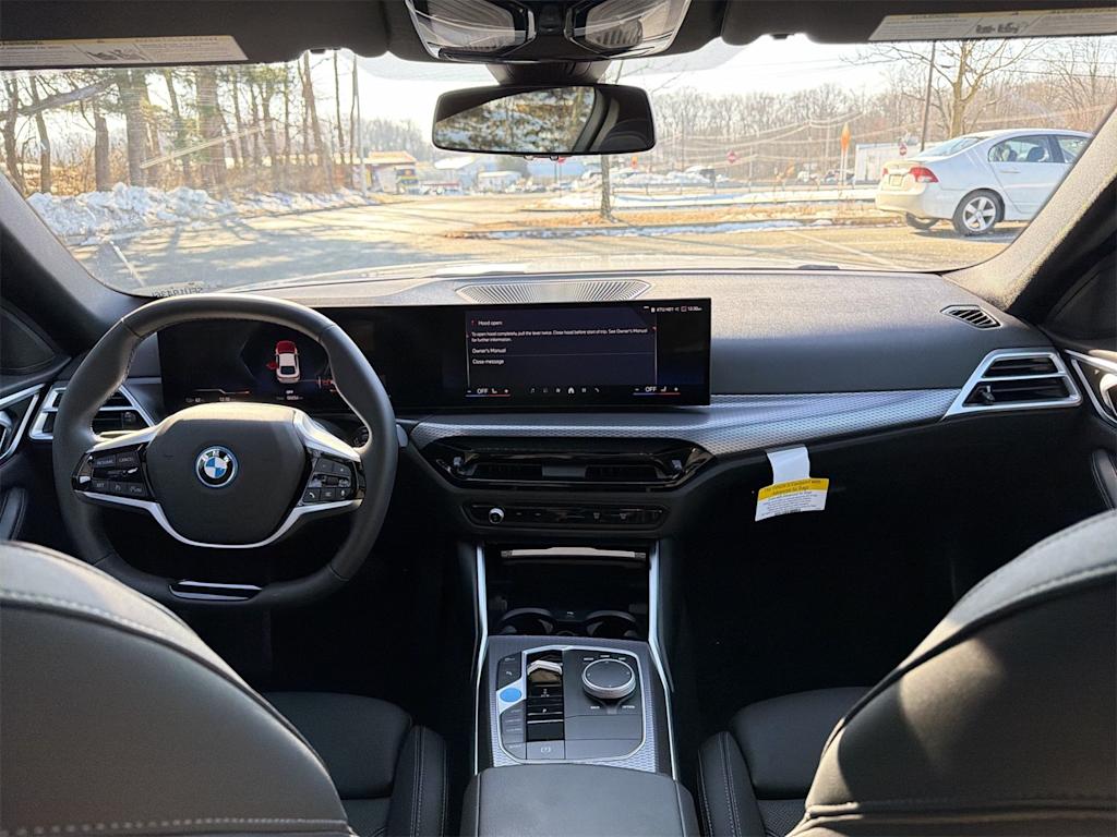 Thumbnail: 2025 BMW i4 - 2