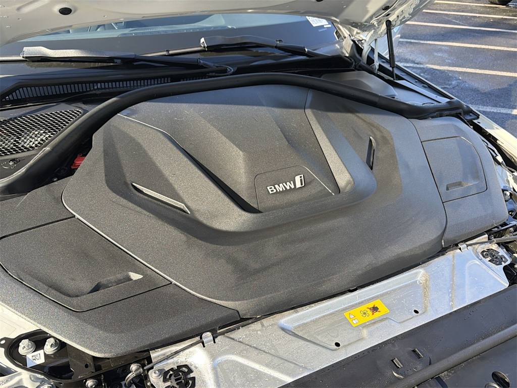 Thumbnail: 2025 BMW i4 - 9