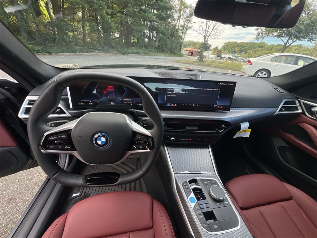 Thumbnail: 2025 BMW i4 - 10