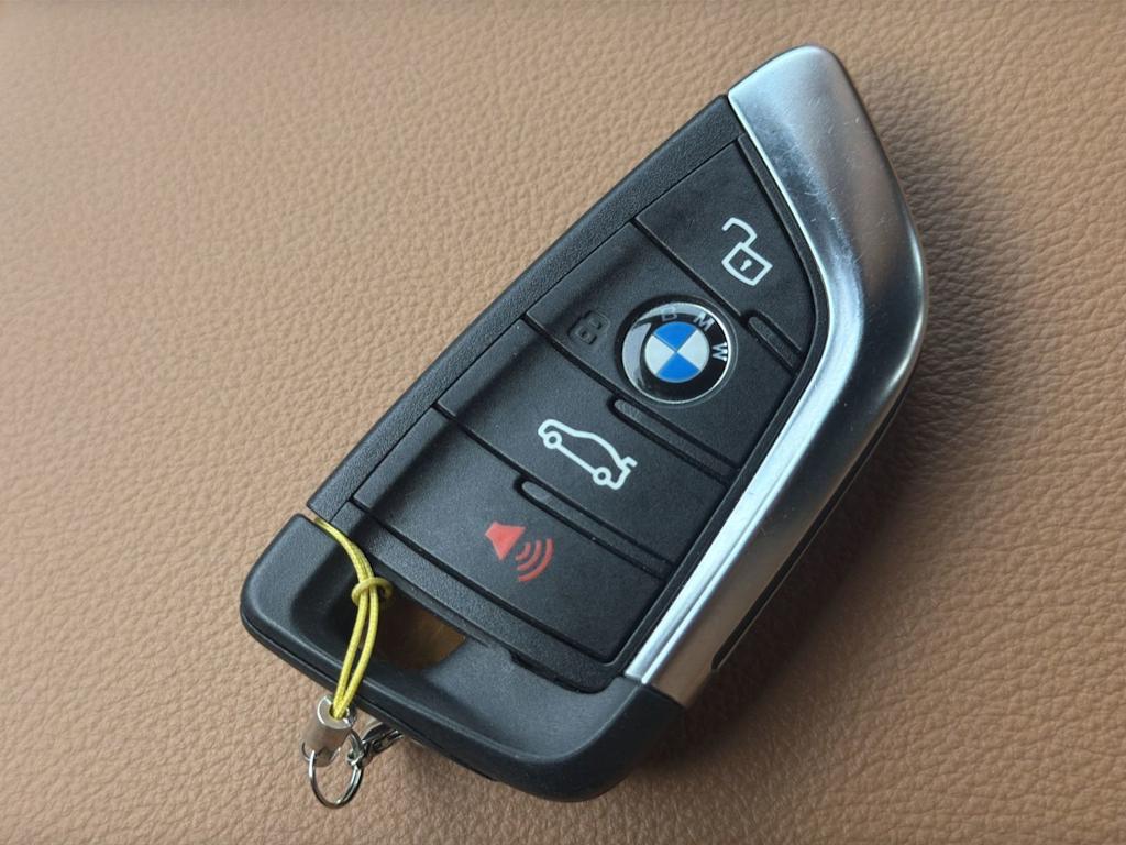 Thumbnail: 2026 BMW i4 - 18