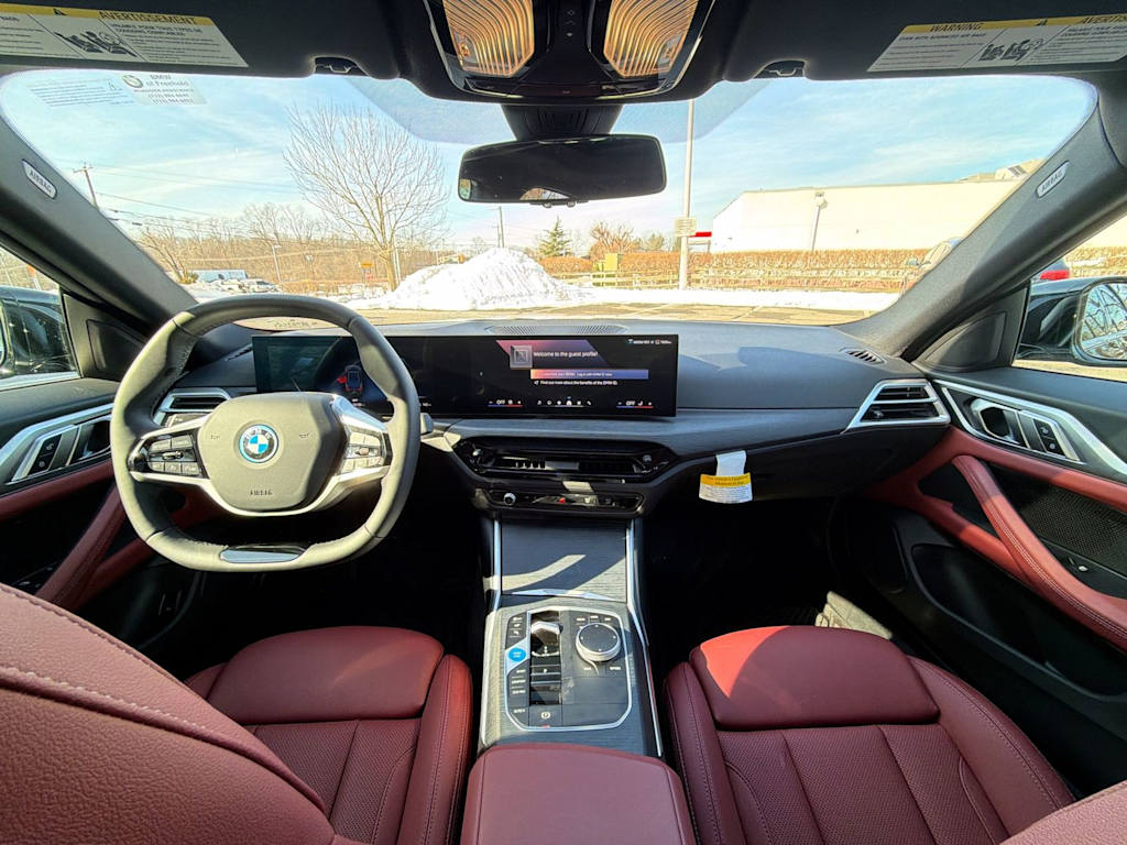 Thumbnail: 2025 BMW i4 - 10
