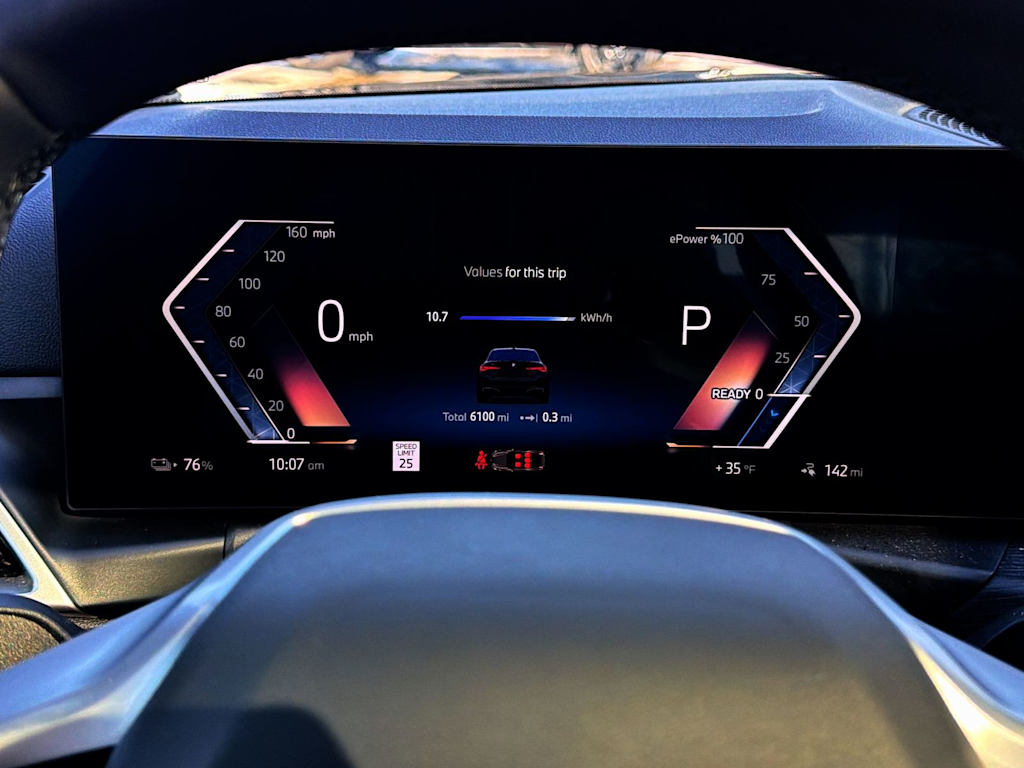 Thumbnail: 2025 BMW i4 - 17