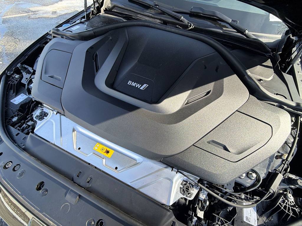 Thumbnail: 2025 BMW i4 - 9