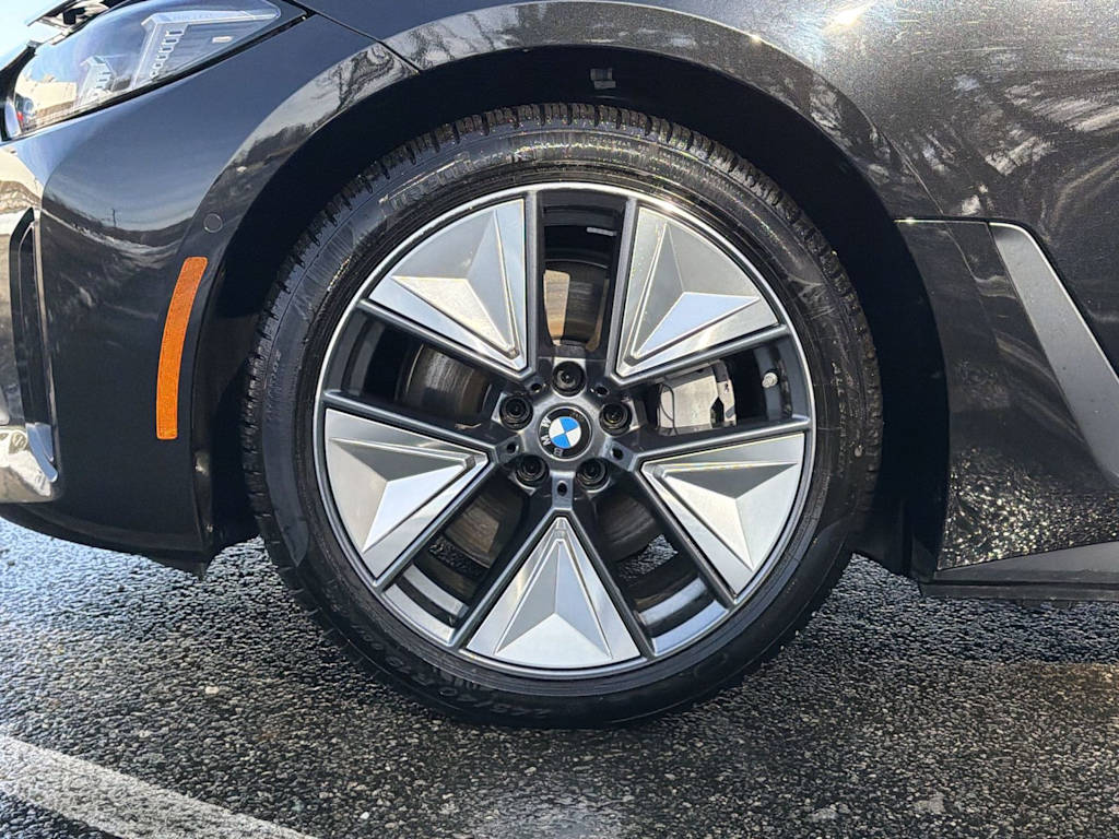 Thumbnail: 2025 BMW i4 - 8