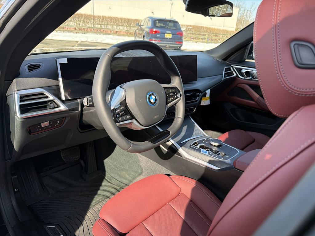 Thumbnail: 2025 BMW i4 - 2