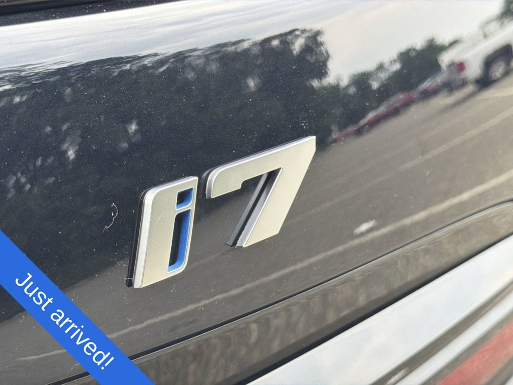 Thumbnail: 2026 BMW i7 - 27