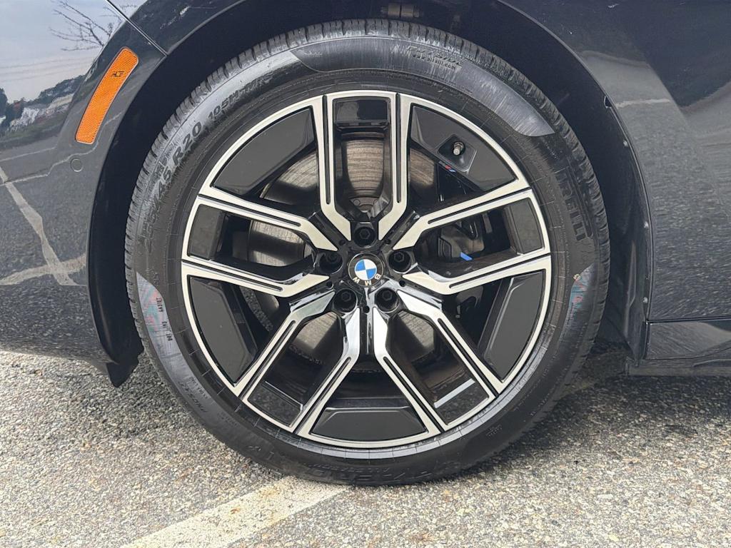 Thumbnail: 2026 BMW i7 - 8