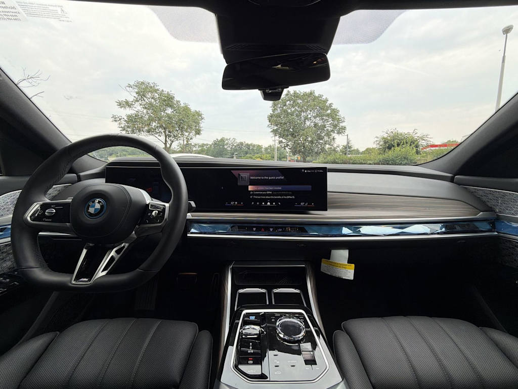Thumbnail: 2026 BMW i7 - 9
