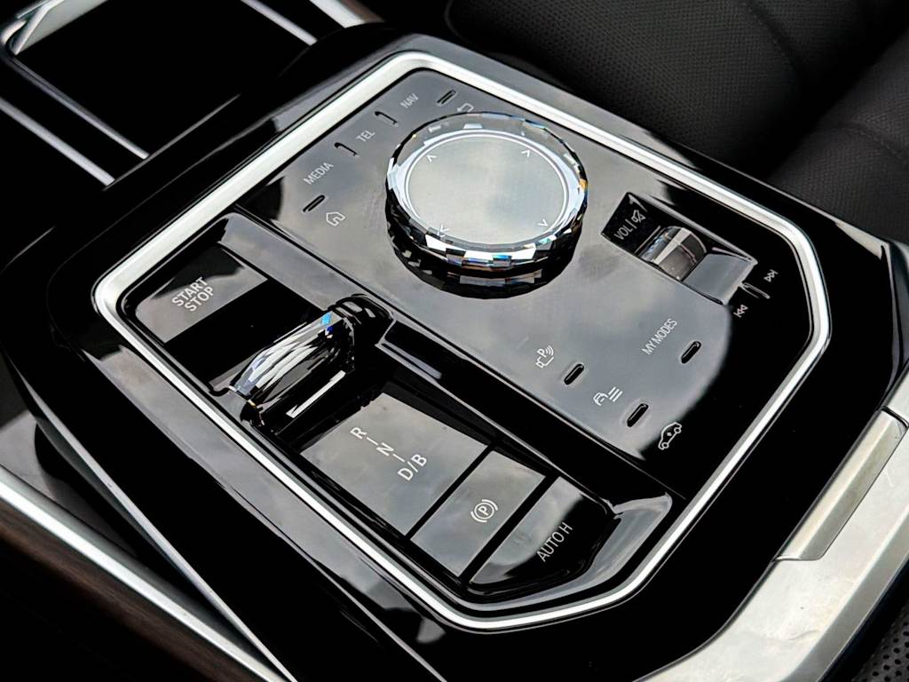 Thumbnail: 2026 BMW i7 - 15