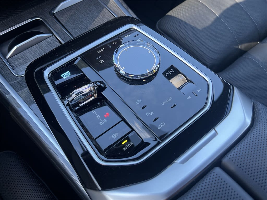 Thumbnail: 2025 BMW i7 - 14