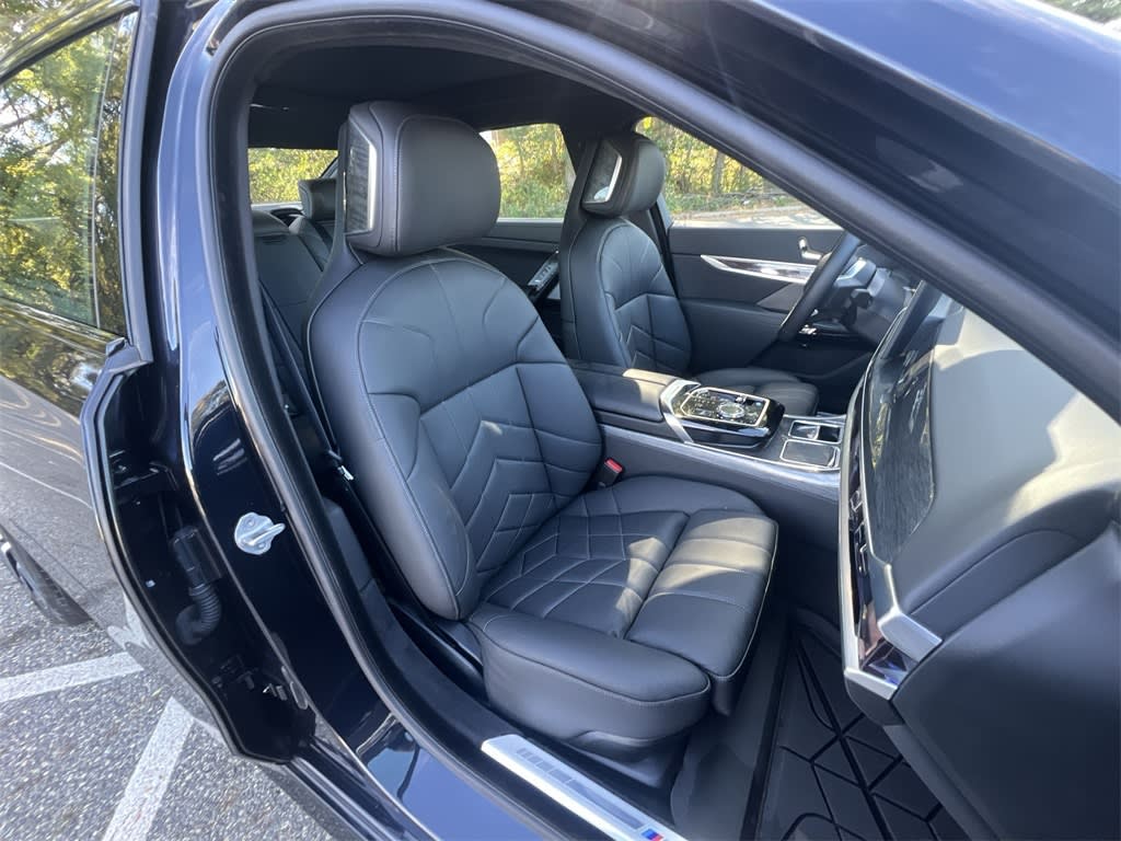 Thumbnail: 2025 BMW i7 - 11