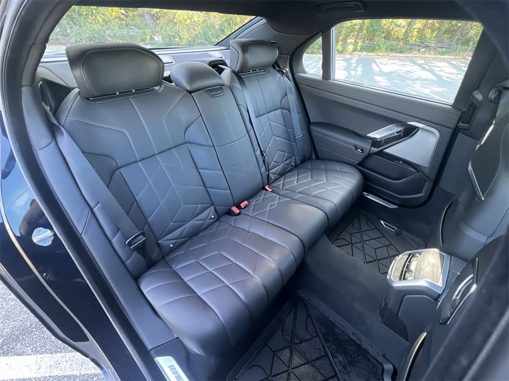 Thumbnail: 2025 BMW i7 - 25