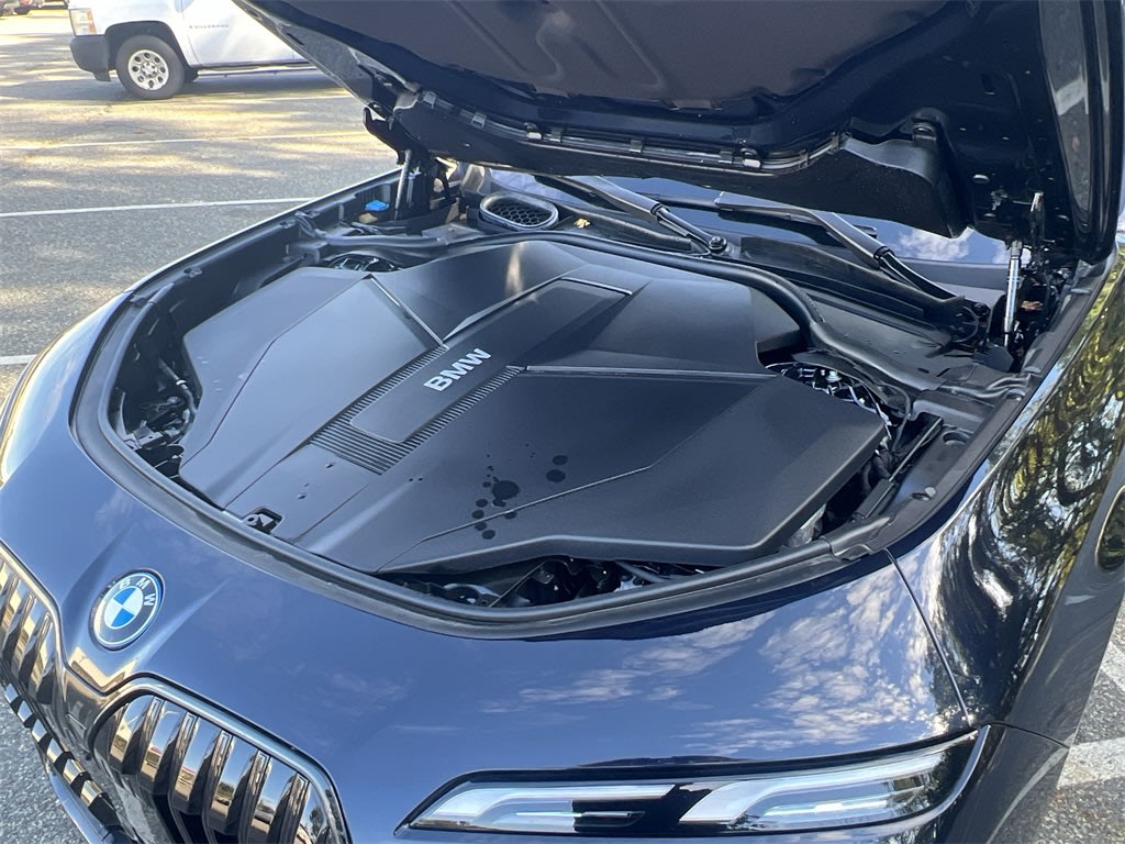 Thumbnail: 2025 BMW i7 - 9