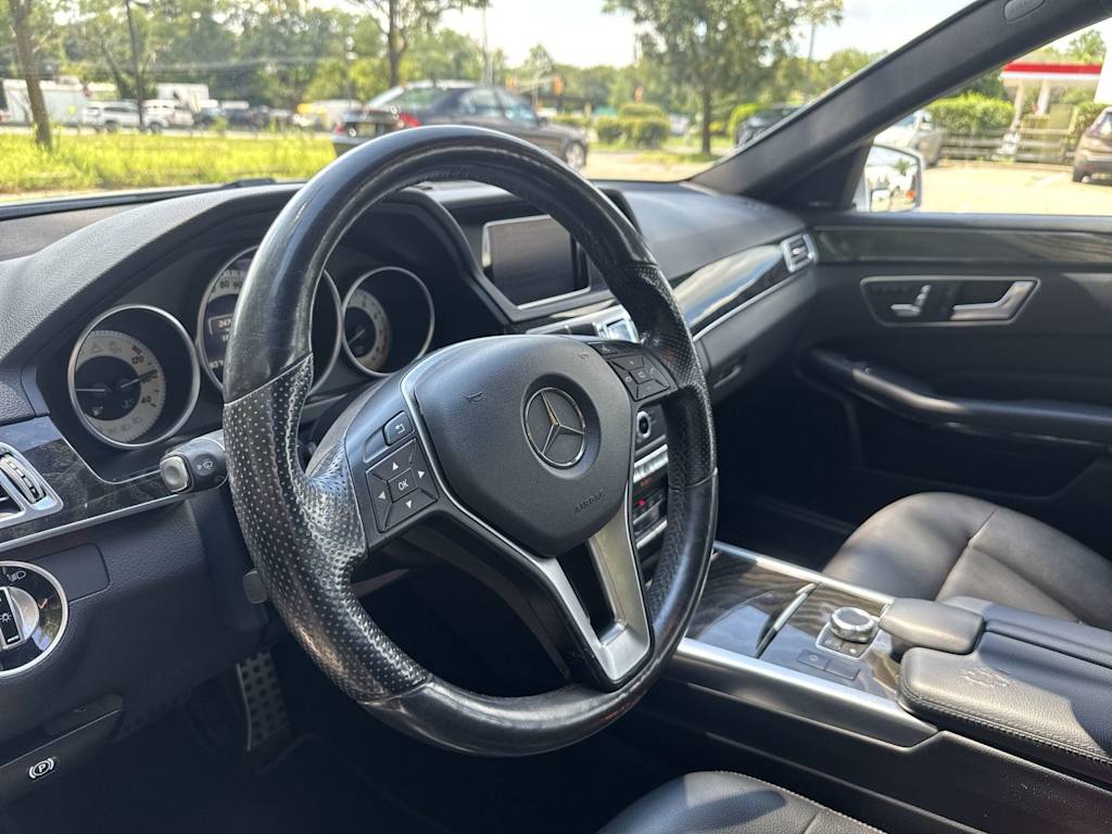Thumbnail: 2016 Mercedes-Benz E-Class - 14