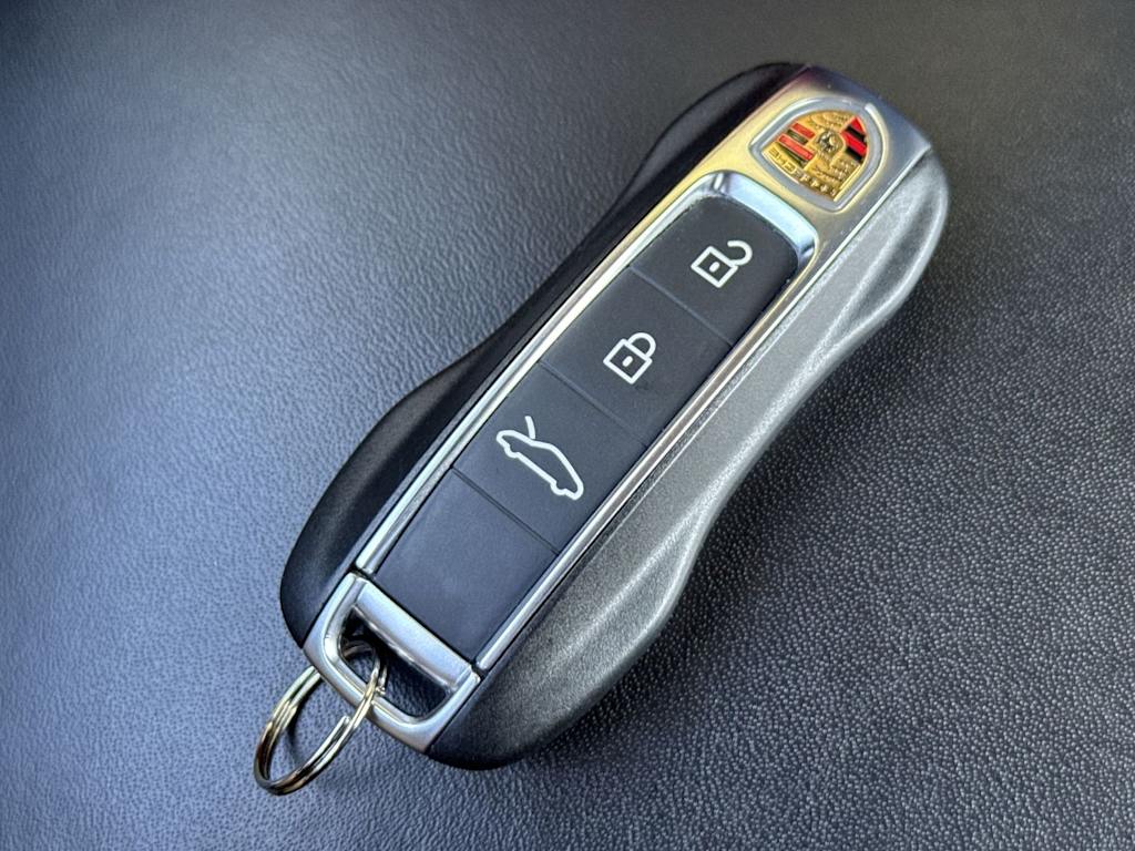Thumbnail: 2025 Porsche 911 - 17