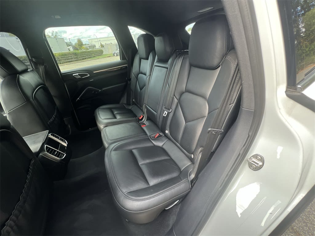 Thumbnail: 2016 Porsche Cayenne - 28