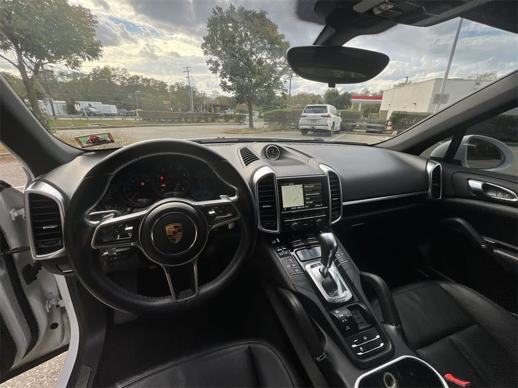 Thumbnail: 2016 Porsche Cayenne - 10