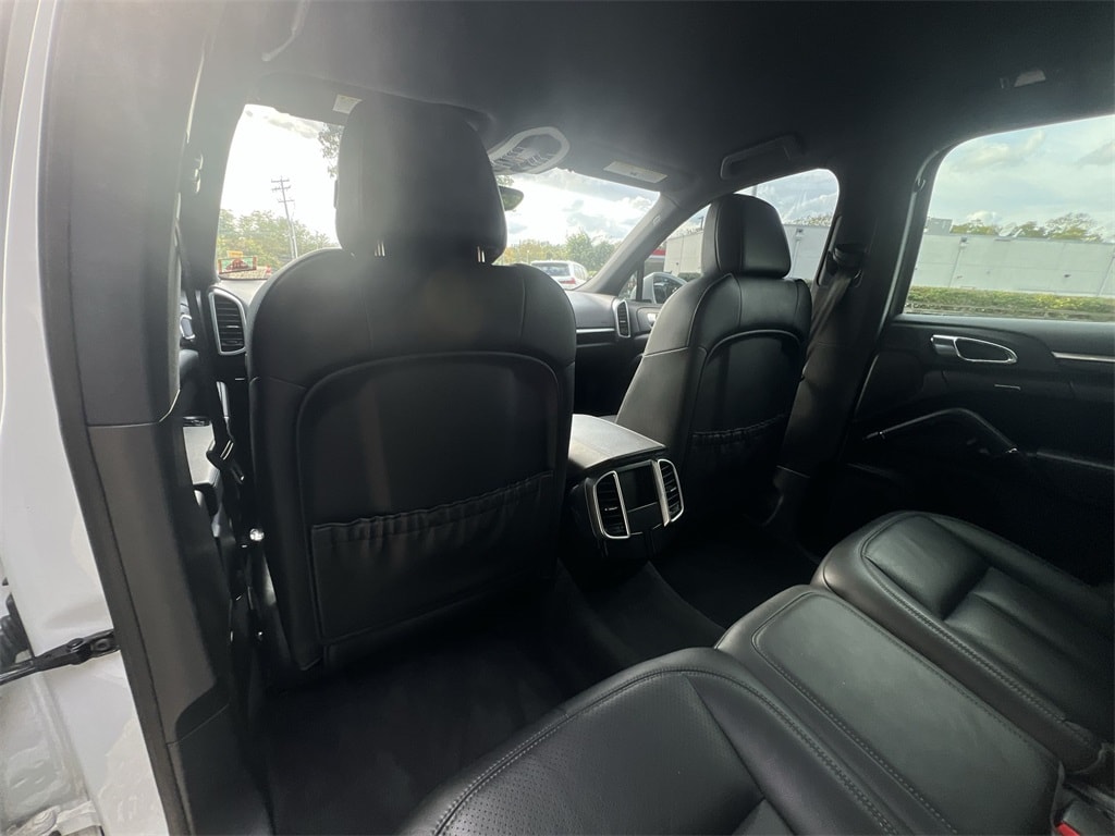 Thumbnail: 2016 Porsche Cayenne - 13