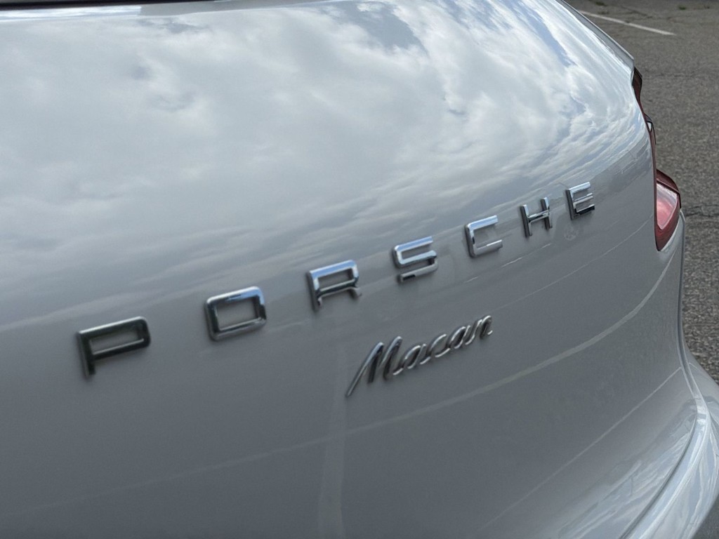 Thumbnail: 2017 Porsche Macan - 7