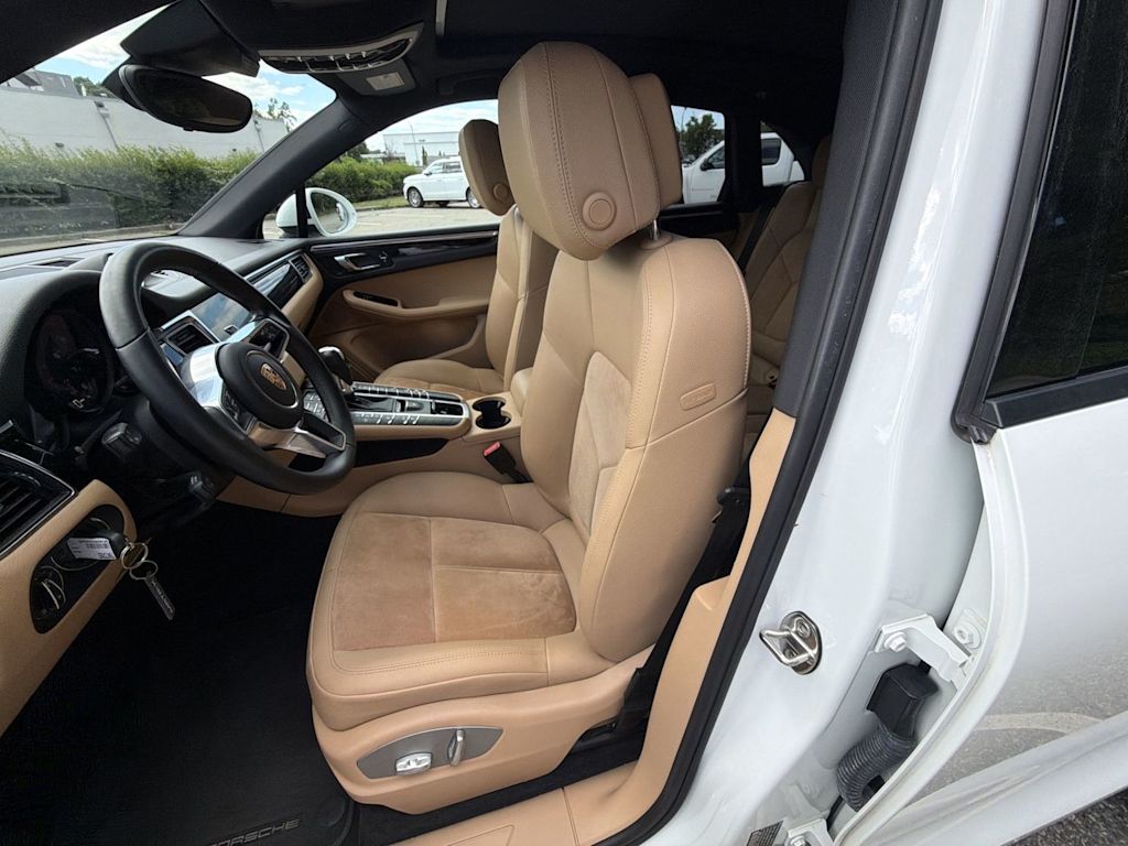 Thumbnail: 2017 Porsche Macan - 12