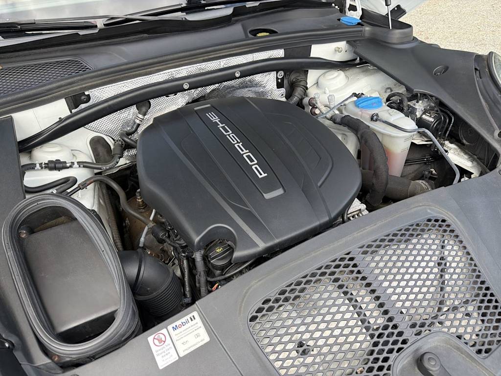 Thumbnail: 2017 Porsche Macan - 9